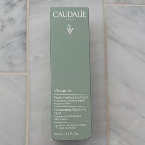CAUDALIE Moisturizing Mattifying Fluid
